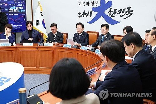 발언하는 이재명 대표