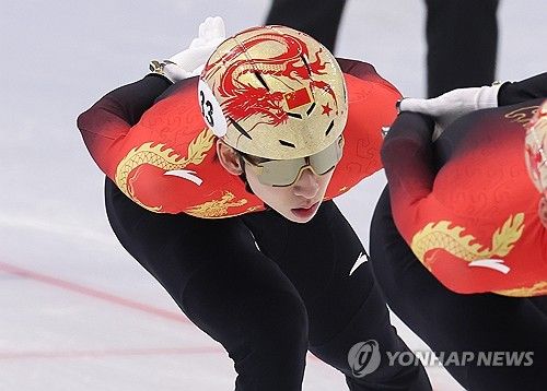 훈련하는 린샤오쥔