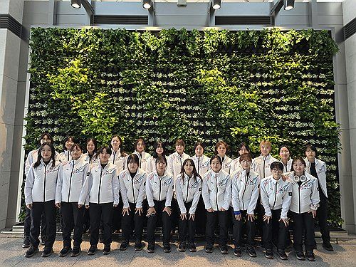 동계 AG 출전 위해 출국하는 여자 아이스하키 대표팀