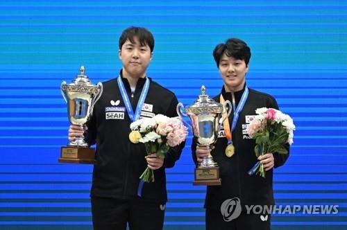 작년 아시아선수권 때 남자복식 우승을 차지한 임종훈(왼쪽)과 안재현 콤비