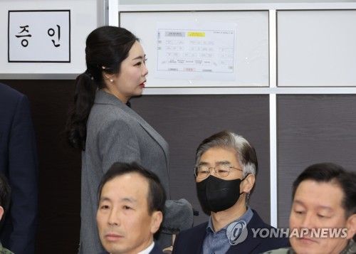 무속인 비단아씨 “노상원, ‘김용현과 잘되면 다시 나랏일’ 얘기” 무속인 비단아씨 “노상원, ‘김용현과 잘되면 다시 나랏일’ 얘기”