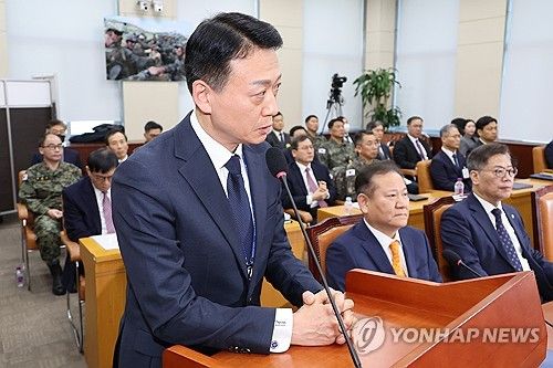 '비화폰 관리' 추궁 당하는 김대경 경호처 지원본부장