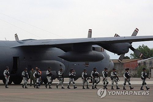 미 접경 티후아나 도착한 멕시코 국가방위대원
