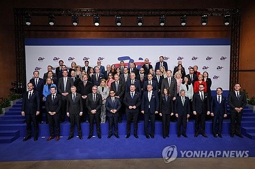 4일(현지시간) 폴란드에서 열린 EU 통상장관 비공식 회의 단체 촬영