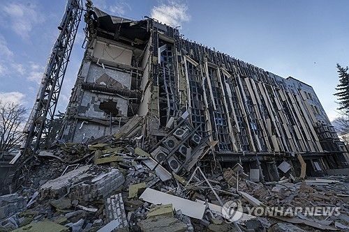 러시아의 미사일 공격을 받은 우크라이나 동부 도시