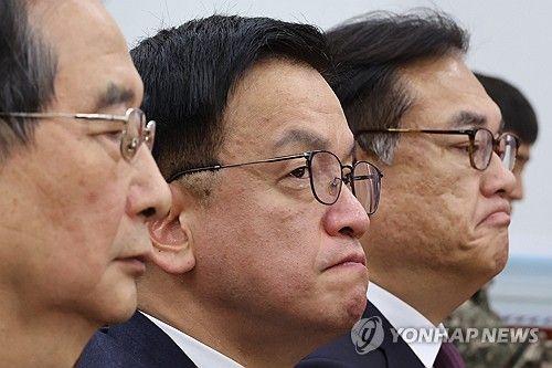 국조특위 참석한 한덕수 총리와 최상목 권한대행