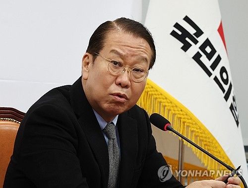 신년 기자간담회 하는 권영세 비대위원장