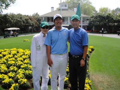 가족과 함께한 안재형 한국실업탁구연맹 회장(맨 오른쪽)