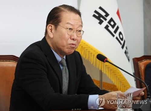 신년 기자간담회 하는 권영세 비대위원장