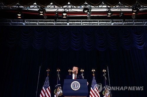 국가 기도회 참석한 트럼프 미국 대통령