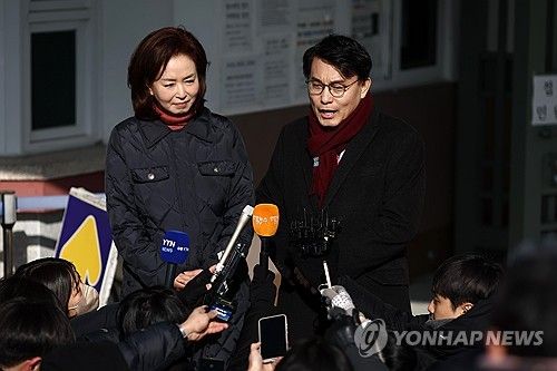 윤 대통령 면회 마친 윤상현·김민전 의원