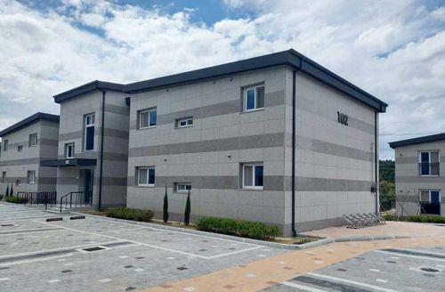 작은 학교 살리기로 준공한 공공임대주택