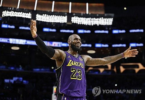42점 올린 르브론 제임스
