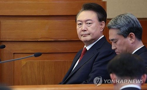 탄핵심판 6차 변론기일 출석한 윤 대통령