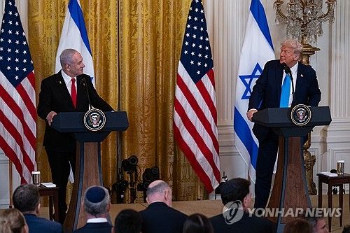 도널드 트럼프 미국 대통령(우측)과 베냐민 네타냐후 이스랑레 총리(좌측)