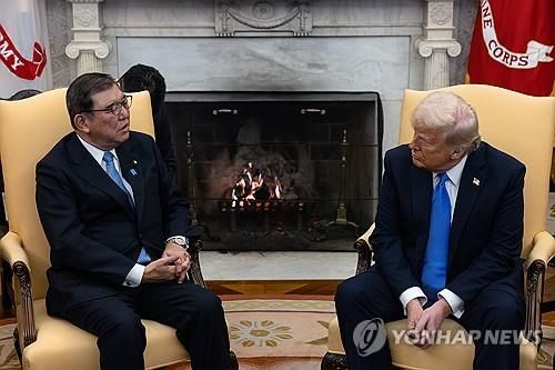 백악관에서 회담하는 트럼프 미 대통령과 이시바 일총리