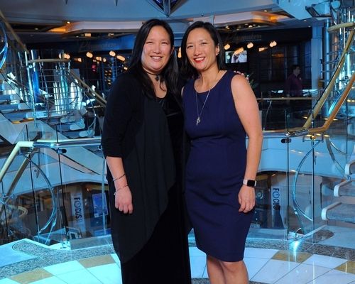 미국 입양 한인 김하동(오른쪽) 씨와 쌍둥이 자매 김상동 씨