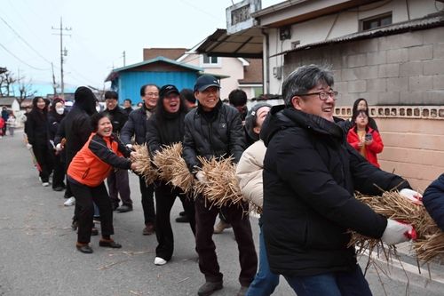 청산 강줄당기기 공개행사
