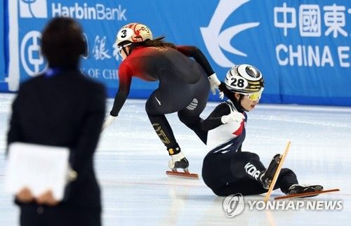 쇼트트랙 여자 계주 결승, 넘어지는 김길리