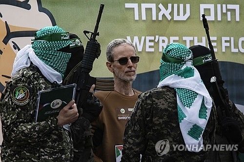 하마스가 석방한 이스라엘인 인질 오하드 벤 아미