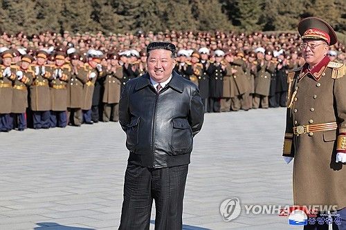 북한 김정은, 건군절 맞아 국방성 축하 방문