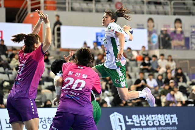 1일 경기에서 슛을 던지는 서울시청 조은빈