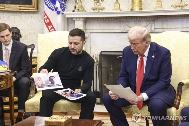 트럼프 대통령과 회담하는 젤렌스키 대통령