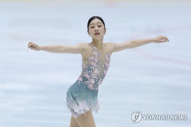 연기 펼치는 신지아