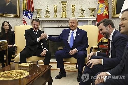 지난달 24일 미국에서 트럼프 대통령을 만난 마크롱 대통령