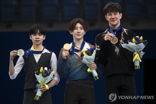 은메달 딴 서민규(왼쪽)