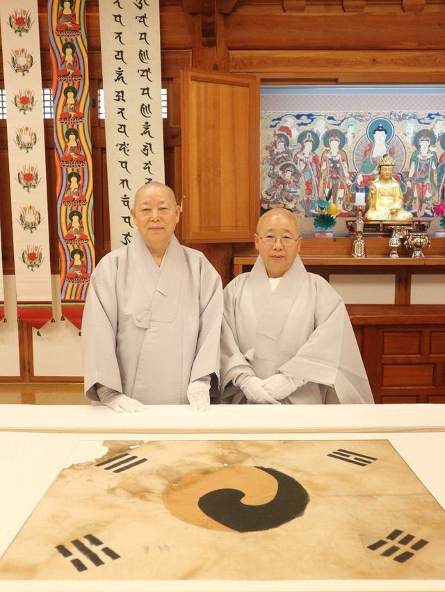 계호스님(왼쪽)과 법해스님 
