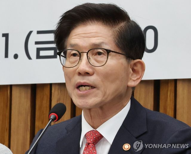 김문수 고용노동부 장관