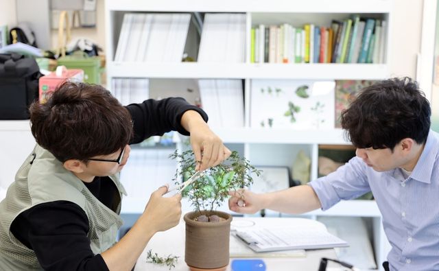 이동형 반려식물 클리닉 장면