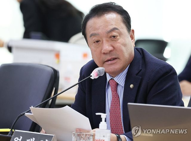 질의하는 엄태영 의원