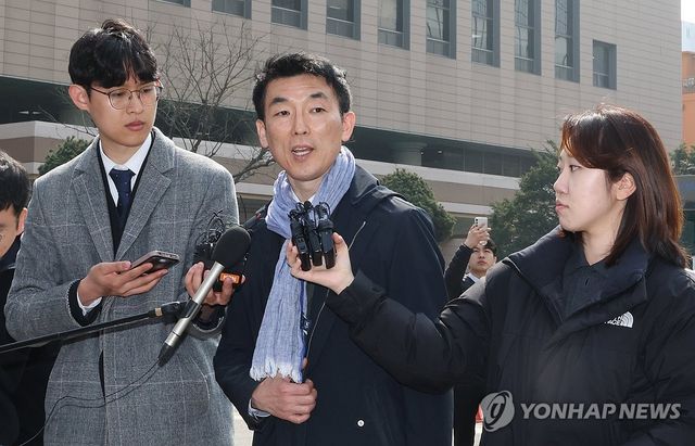 첫 재판 마친 이하상 변호사