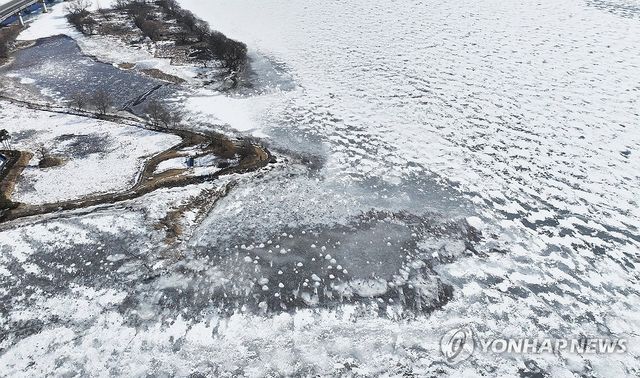 얼어붙은 두물머리