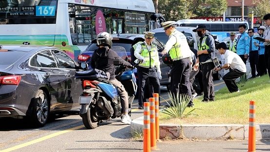 불법 튜닝 차량 단속 현장