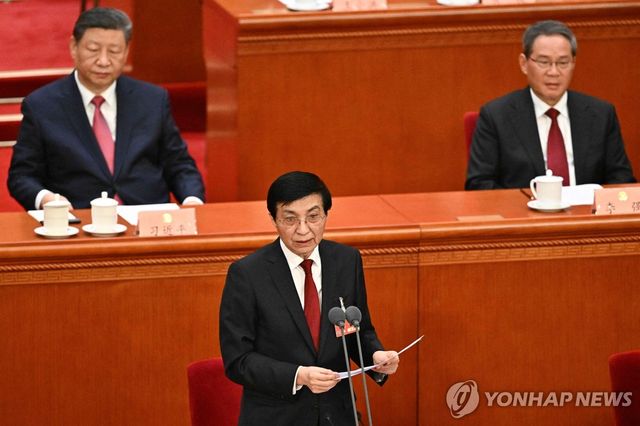 시진핑 중국 국가주석의 찻잔 두 개