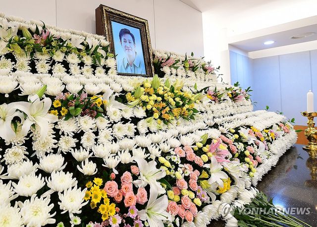 2023년 12월 서울대학교병원 장례식장에 마련된 고 이선균의 빈소