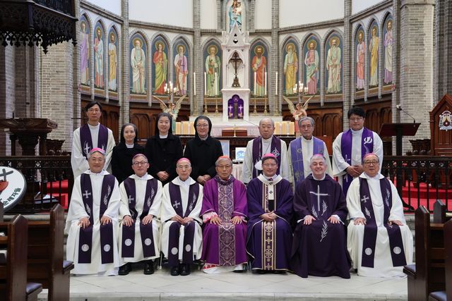 천주교 서울대교구 민족화해위원회 30주년 미사 후 기념 촬영