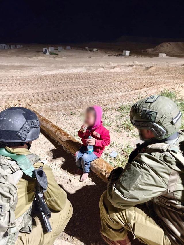 이스라엘군 보안 구역에 접근한 팔레스타인 어린이