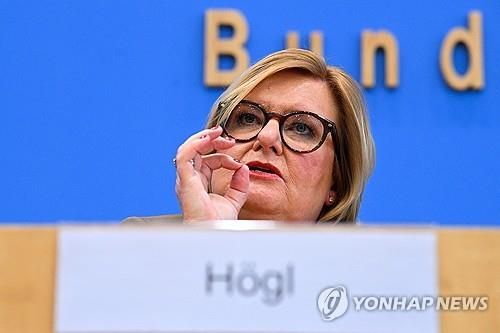 에바 회글 독일 연방하원 국방감독관 