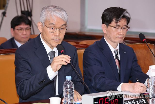 답변하는 천대엽 법원행정처장