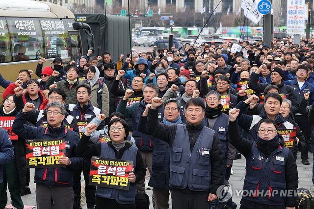 민주노총, 1박2일 철야 투쟁 후 마무리 집회