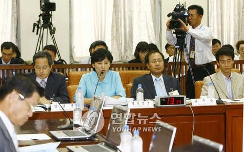 군필자 가산점 부여 찬반 팽팽