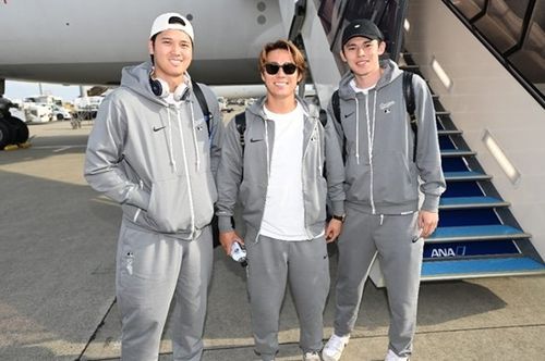 하네다 공항에 도착한 오타니, 야마모토, 사사키