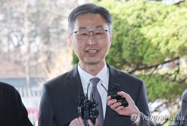 업무 복귀하는 최재해 감사원장