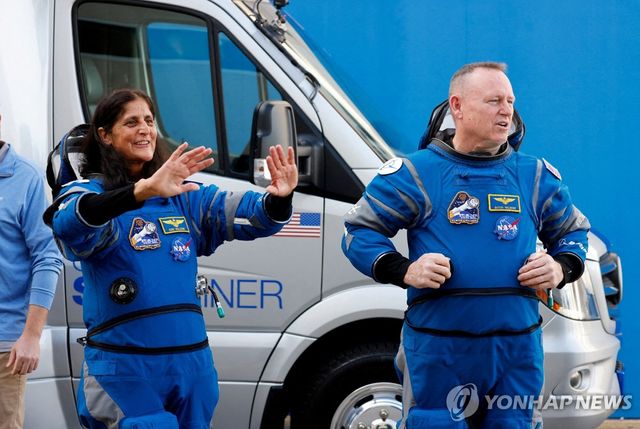 지난해 6월 1일 우주캡슐 스타라이너 시험비행 준비 중인 수니 윌리엄스와 부치 윌모어