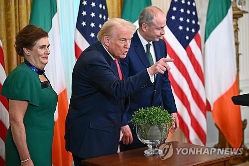 아일랜드 총리 부부와 만난 도널드 트럼프 미국 대통령