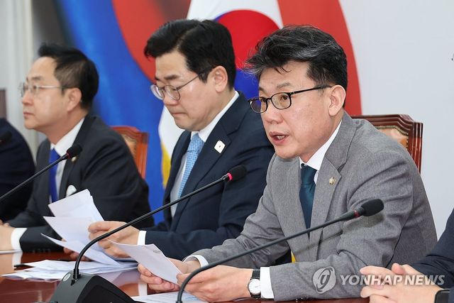 발언하는 진성준 정책위의장